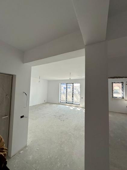 Apartament de 2 camere cu terasa zona de Nord/Aviatiei/Comision 0 - 6