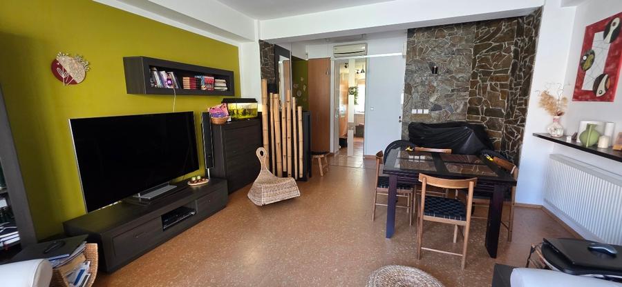 Apartament cu 3 camere decomandat, mobilat în Torontalului
