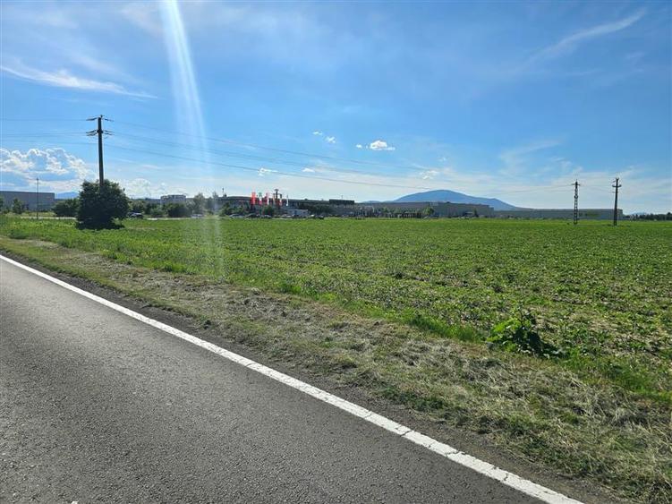 Teren Construcții extravilan de 18000 mp, în Periferie
