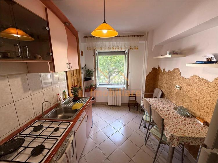 Apartament cu 3 camere decomandat în Lotus