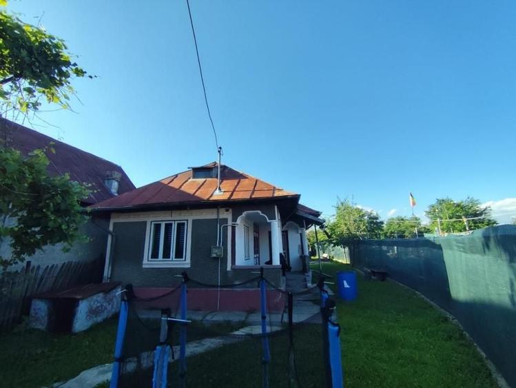 Casă individuală cu 3 camere cu Canalizare în Cocorăștii Mislii