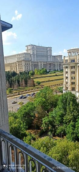Apartament cu 3 camere decomandat în Libertății