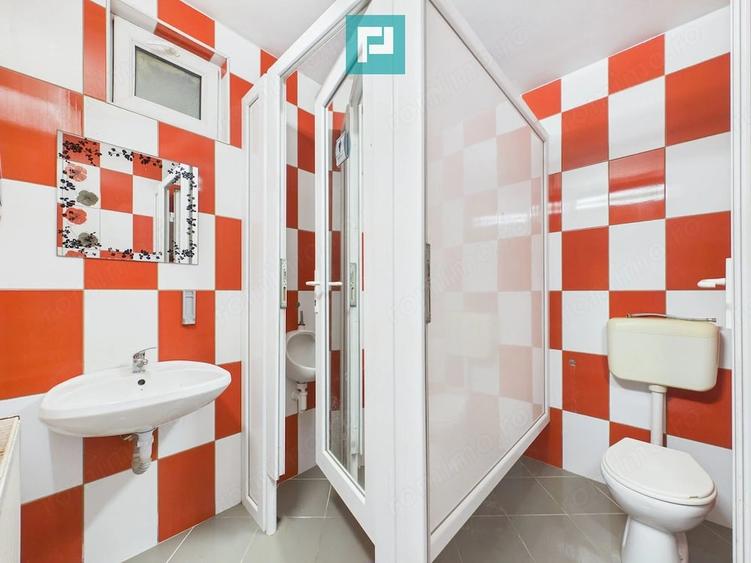 Spațiu comercial, de 708.2 mp, în Periferie