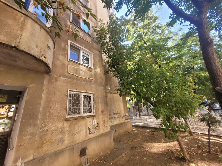 Apartament cu 3 camere decomandat în Sebastian