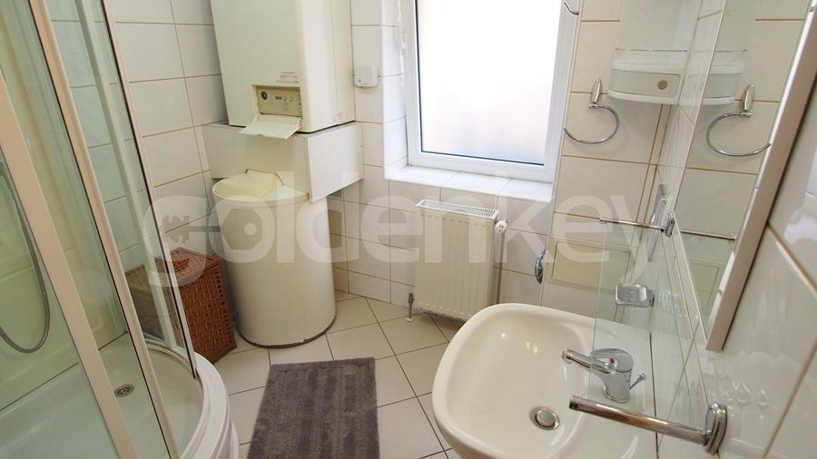Apartament cu 3 camere decomandat, mobilat în Primăverii