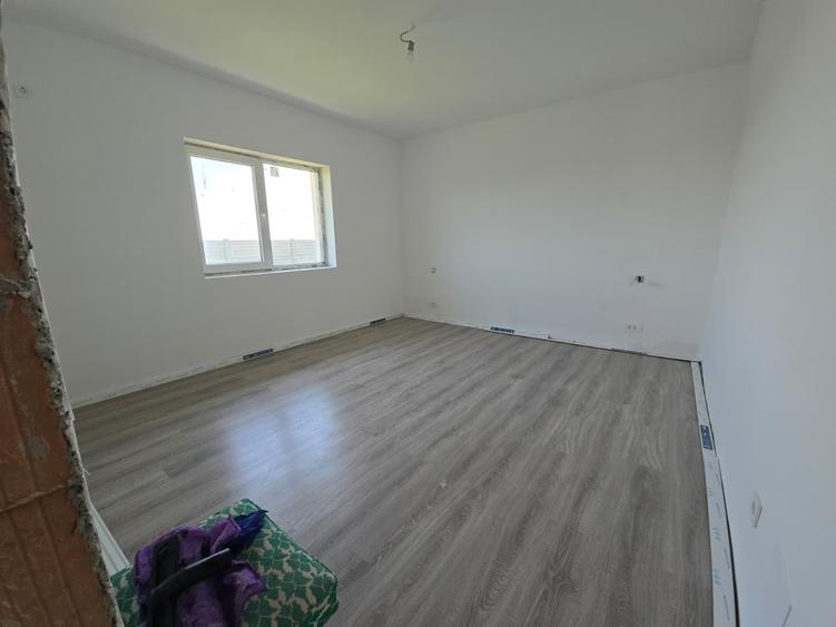 Casă individuală cu 3 camere cu Teren 356 Mp în Berceni