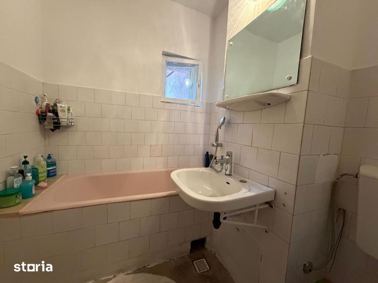 Apartament cu 3 camere decomandat, mobilat în Răcădău