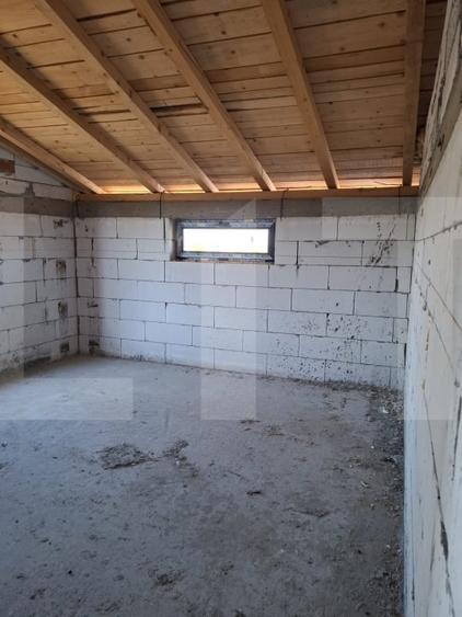 Casă individuală cu 4 camere cu Canalizare în Piatra-Olt