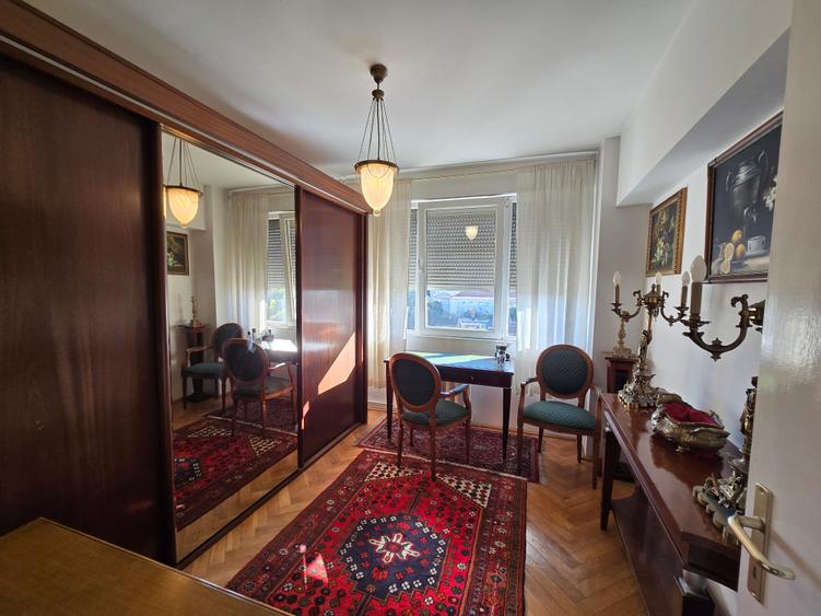 Apartament cu 3 camere decomandat în Gheorghe Lazăr