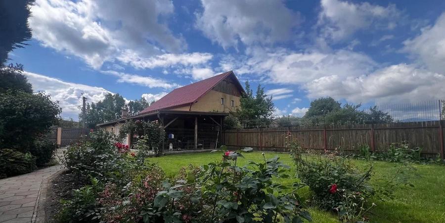Casă individuală cu 5 camere cu Canalizare în Hălchiu