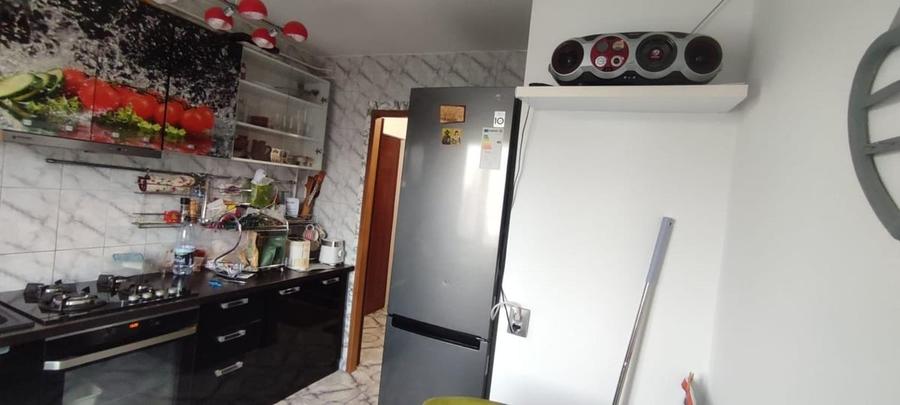 Apartament cu 3 camere semidecomandat în Gorjului