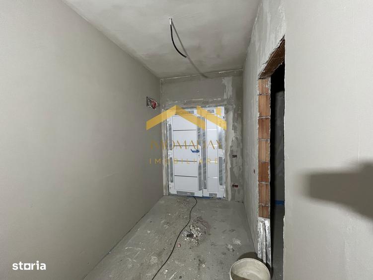 Casă cu 4 camere cu Teren 400 Mp în Sânmihaiu Român