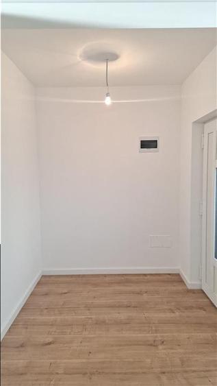 Duplex cu 4 camere cu Canalizare în Valea Lupului