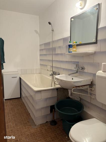 Apartament cu 3 camere decomandat în Giurgiului