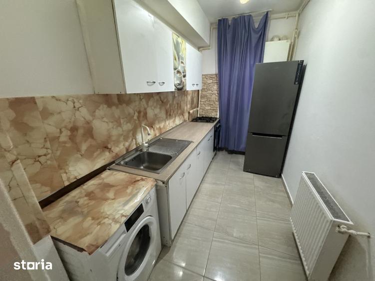 Apartament cu 3 camere decomandat, mobilat în Ozana