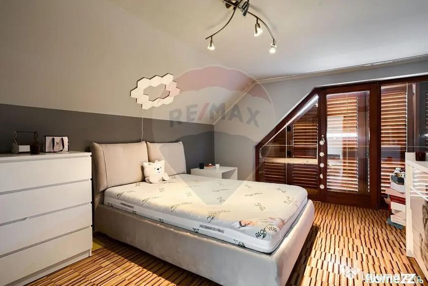 Casă cu 2 camere cu Teren 900 Mp în Est
