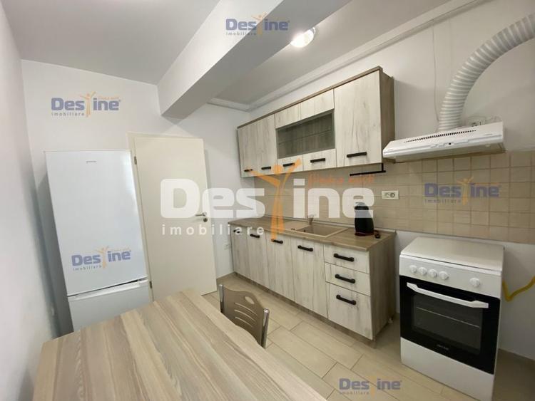 Apartament cu 2 camere decomandat în Tractorul