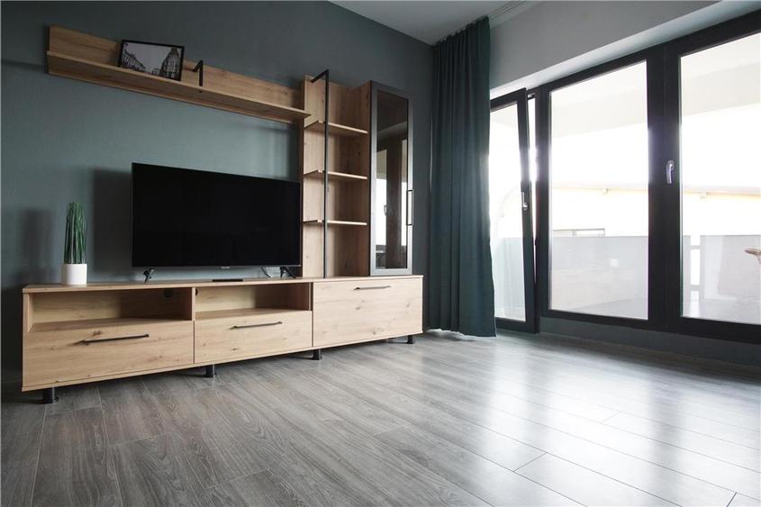 Apartament cu 2 camere decomandat, mobilat în Central