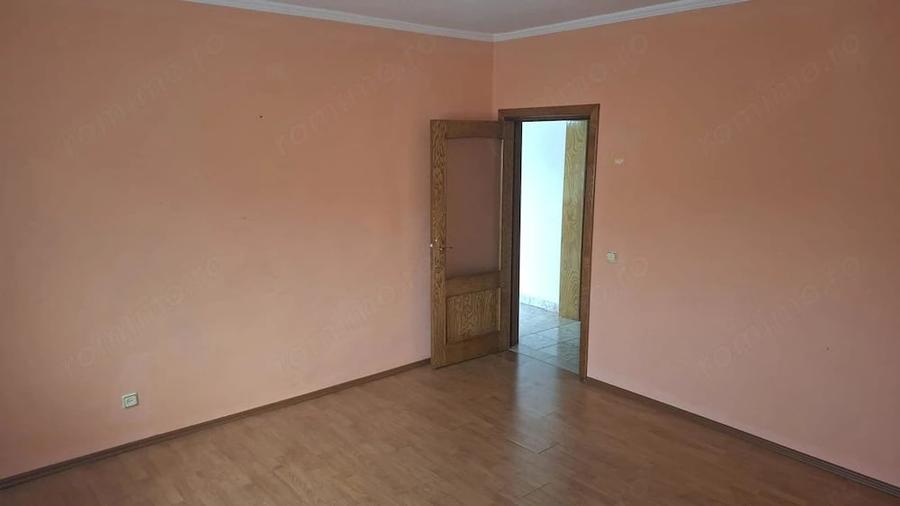 Casă cu 5 camere cu Teren 219 Mp în Trivale