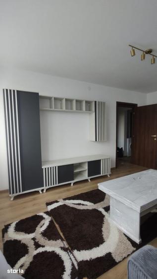Apartament cu 3 camere decomandat în Drumul Taberei