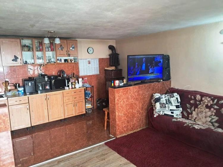 Casă cu 3 camere cu Teren 917 Mp în Polovragi