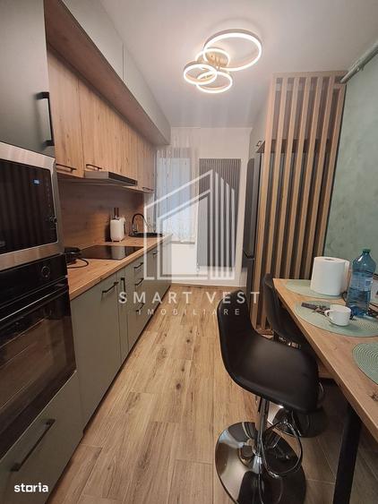 Apartament cu 4 camere semidecomandat în Central