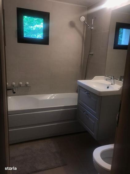 Apartament cu 3 camere semidecomandat în Exterior Vest