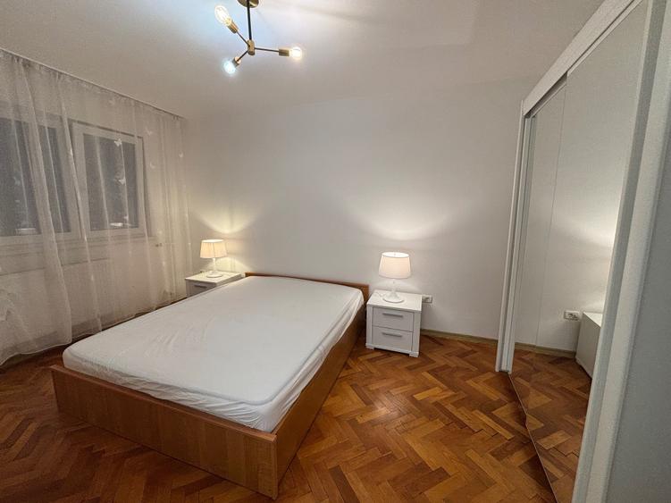 Apartament cu 3 camere semidecomandat în Spitalul Județean