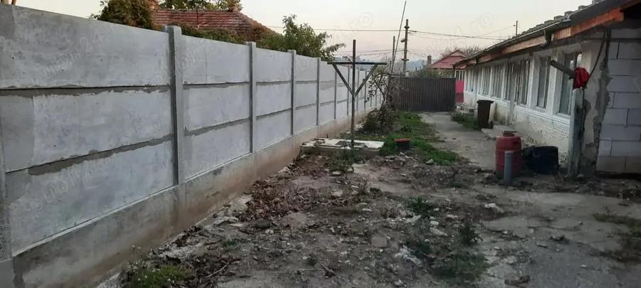 Casă cu 4 camere în Onești