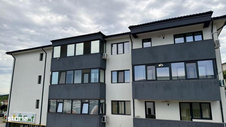 Apartament cu 6 camere decomandat în Central