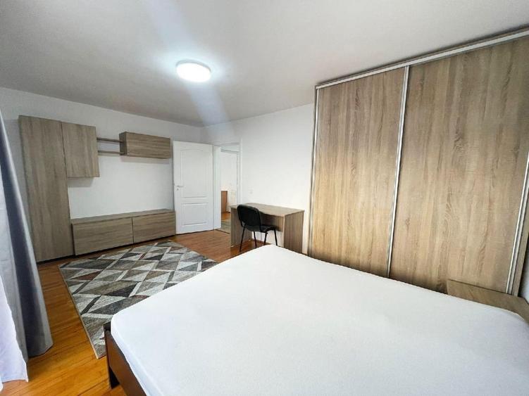 Apartament cu 3 camere decomandat, mobilat în Zorilor