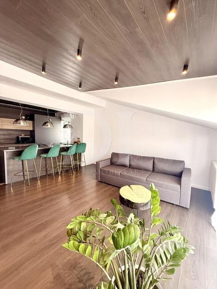 Apartament cu 2 camere semidecomandat, mobilat în Florești