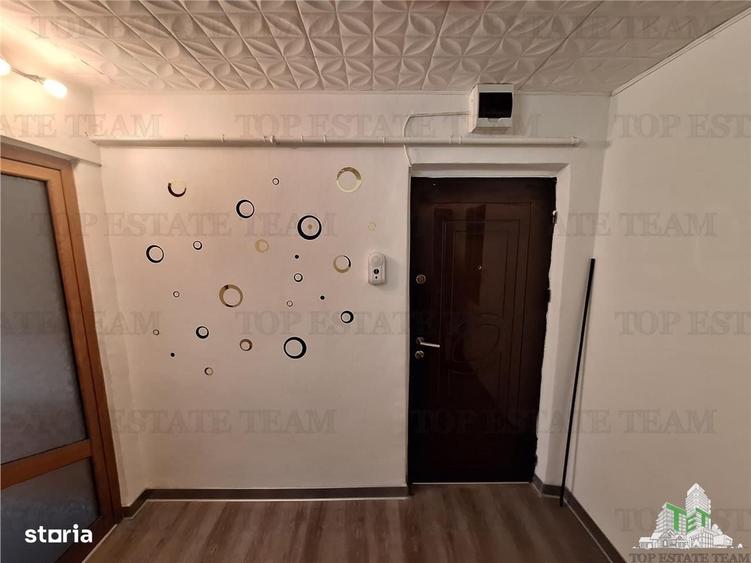 Apartament cu 2 camere semidecomandat, mobilat în Independenței