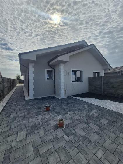 Duplex cu 3 camere cu Teren 315 Mp în Moșnița Nouă