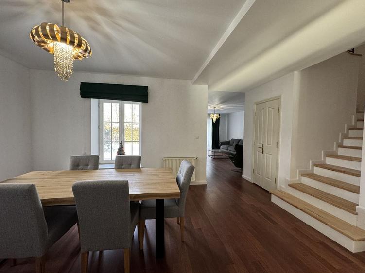 Duplex cu 4 camere cu Piscina în Iancu Nicolae