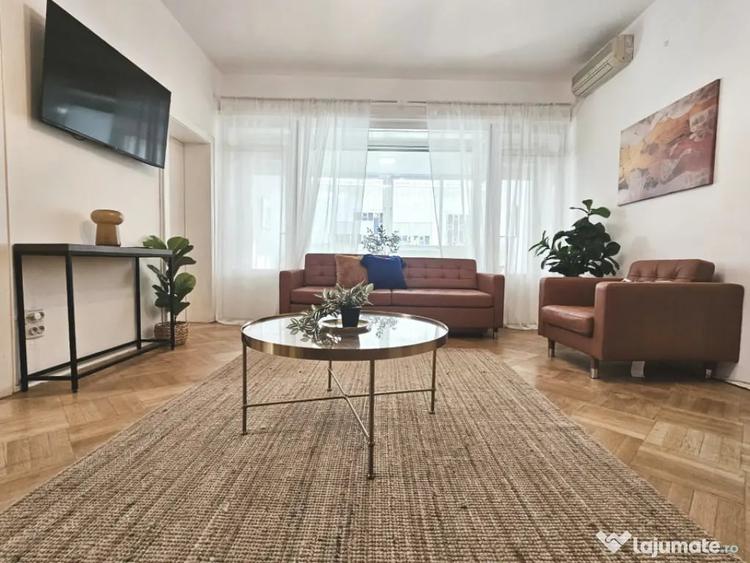 Apartament cu 4 camere semidecomandat în Capitale