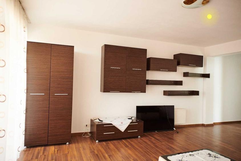 Apartament cu 2 camere decomandat în Exterior Vest