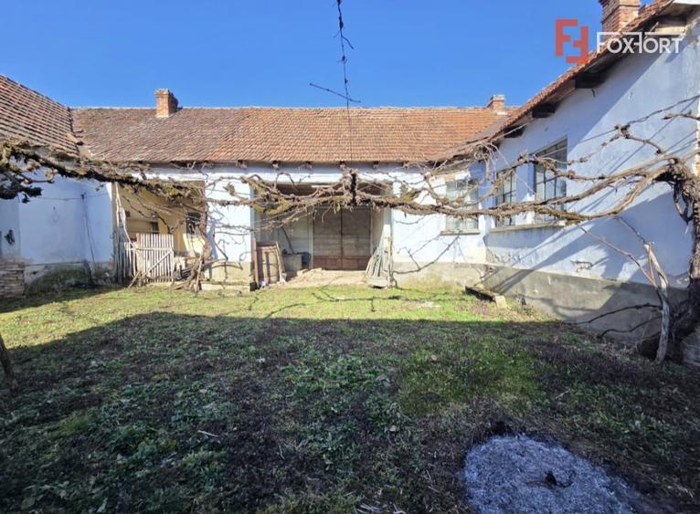 Casă individuală cu 4 camere cu Teren 1440 Mp în Bârzava
