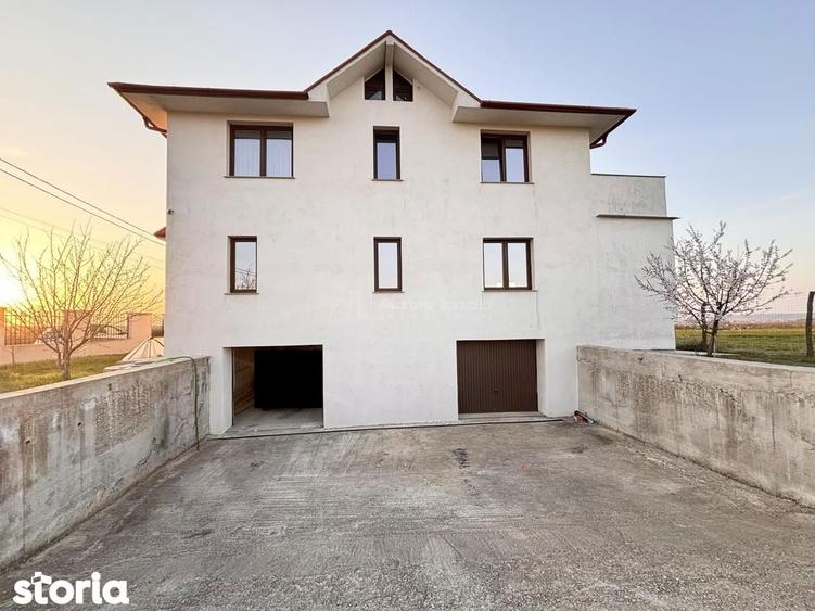 Casă cu 6 camere cu Teren 2310 Mp în Sânmartin