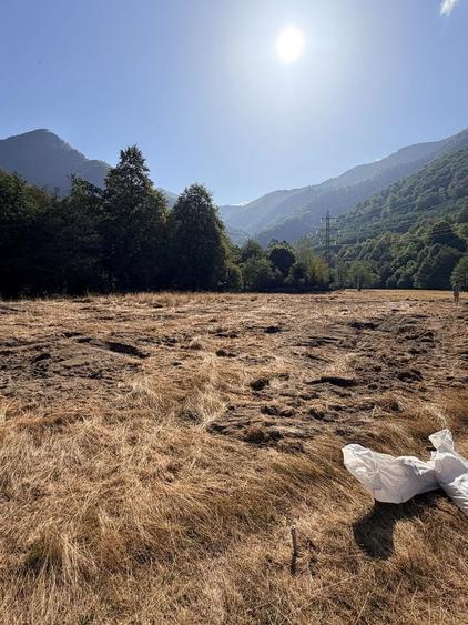 Teren de 1000 mp, în Râu de Mori