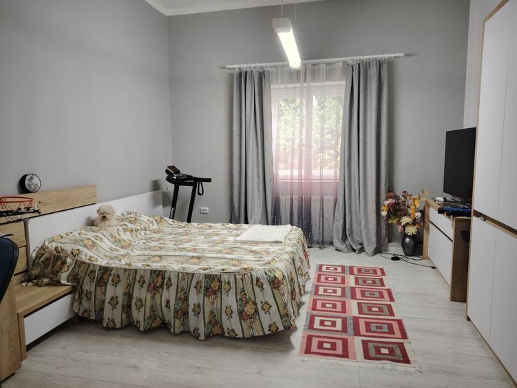 Casă cu 3 camere în Ghioroc