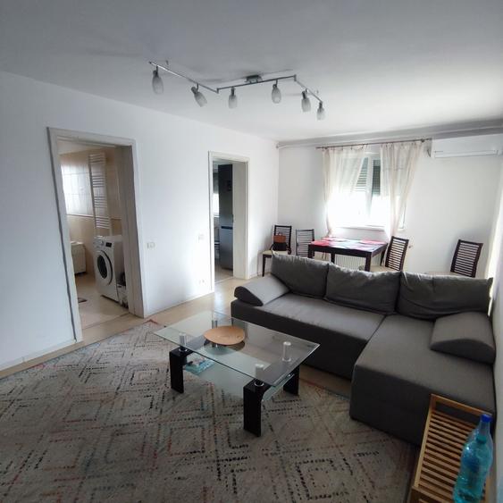 Apartament cu 2 camere semidecomandat în Giroc