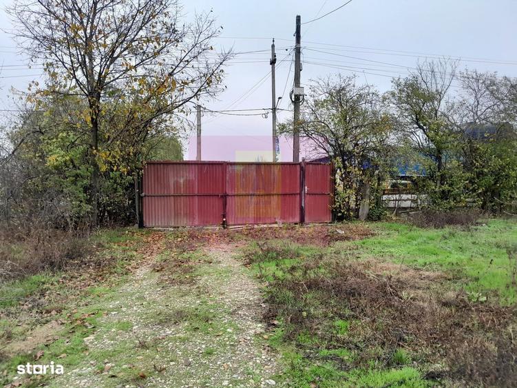 Casă cu 3 camere cu Canalizare în Bărcănești