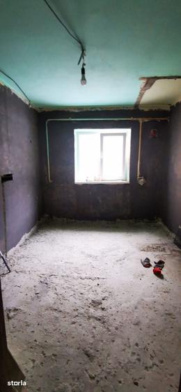 Apartament cu 3 camere decomandat în Luncă