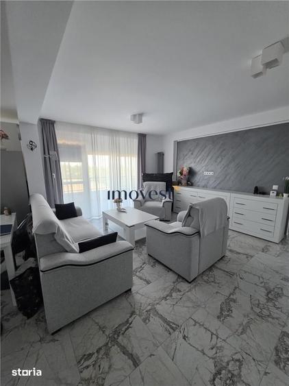 Apartament cu 3 camere semidecomandat în Micro 16