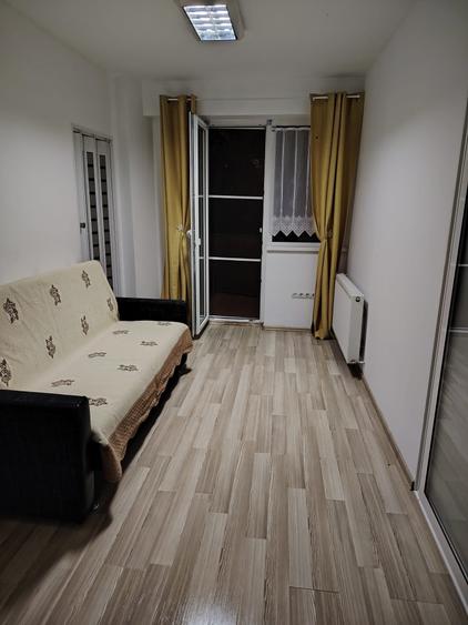Garsonieră renovată cu balcon, ideală pentru studentă – Str. Frunzei - 4