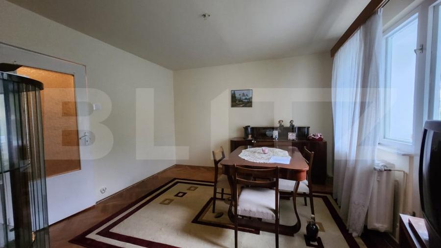 Apartament cu 3 camere decomandat în Central