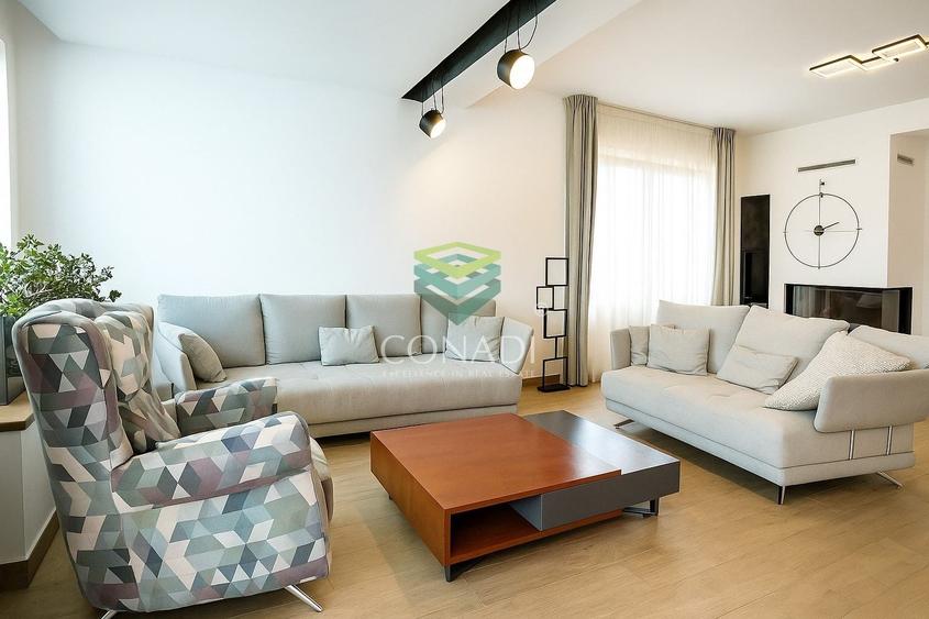 Duplex cu 7 camere cu Piscina în Iancu Nicolae