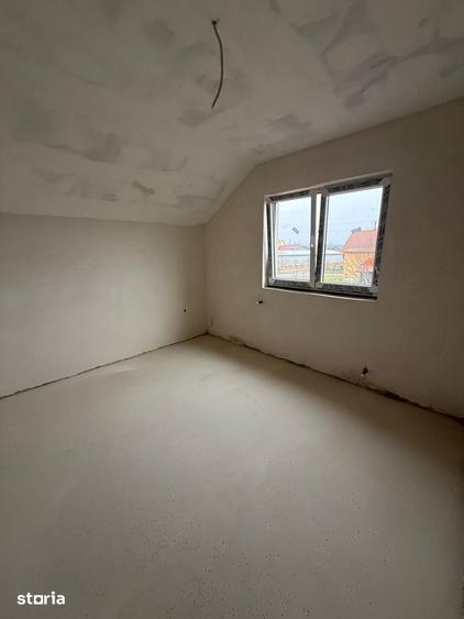 Casă cu 4 camere cu Teren 402 Mp în Central