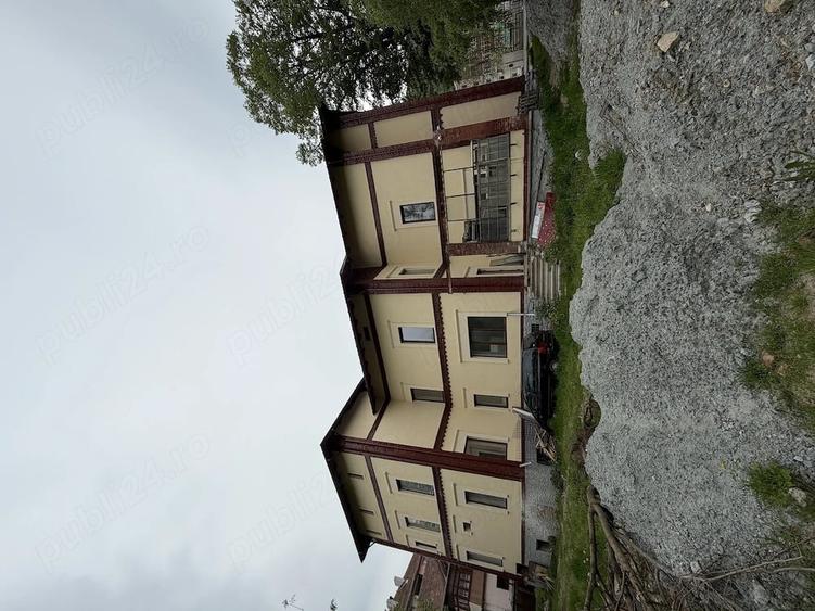Casă cu 12 camere cu Teren 800 Mp în Bârz
